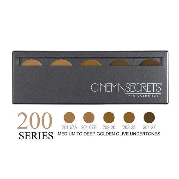 Cinema Secrets Ultimate Foundation palette fond de teint 200 olive
