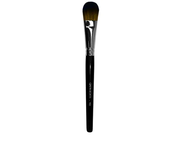Cinema Secrets F93- Flat Filbert Foundation Brush pinceau fond de teint synthétique
