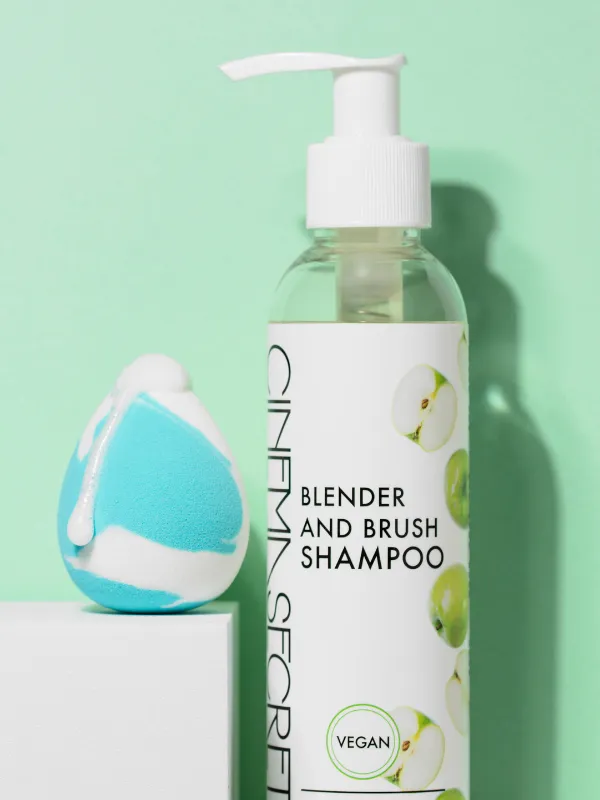 Woochie Cinema Secrets Green Apple Blender and Brush Shampoo 2 oz nettoyant vegan