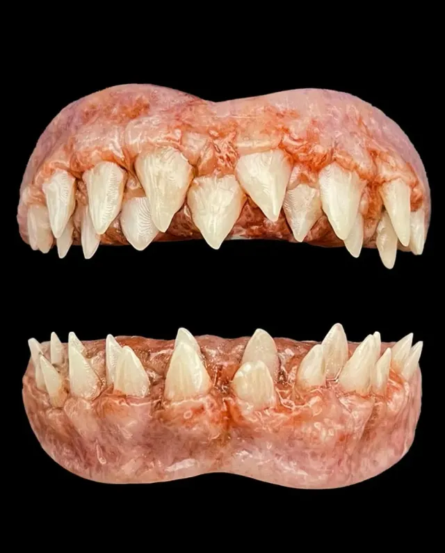 Bitemares Fangtasmagoria Shark Bite dents monstre double rangée